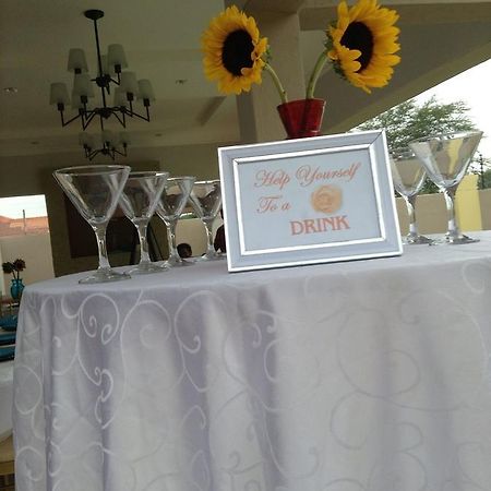 Sunflower Court Bed And Breakfast Γκαμπορόνε Εξωτερικό φωτογραφία